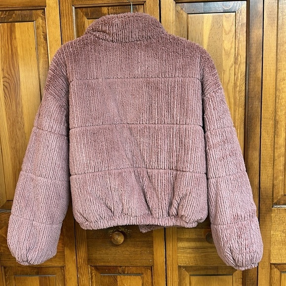 Wild Fable Rose Faux Fur Zippered Puffer Cropped Winter Jacket Small - Picture 4 of 9